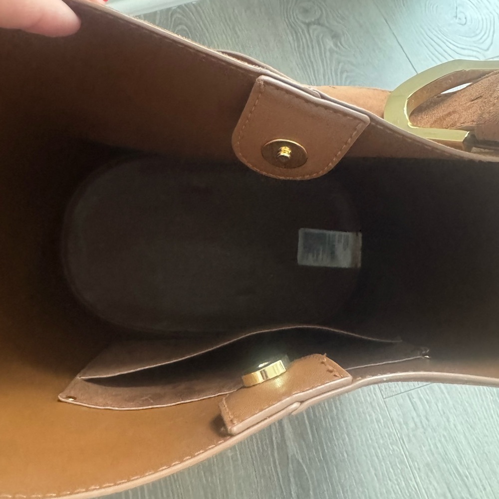 Elegant Brown Suede Shoulder Bag - Picture 4 of 5